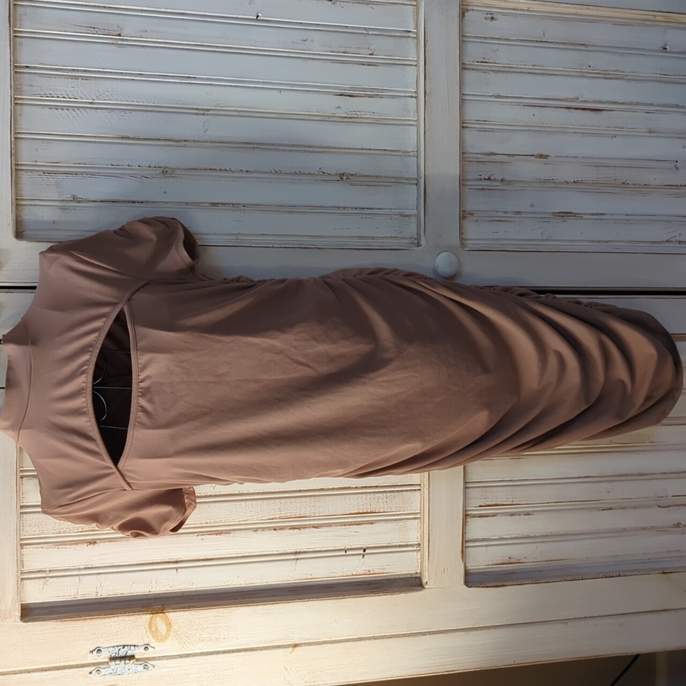 Fashion Nova, mocha colored bodycon short sleeve dress. Lg